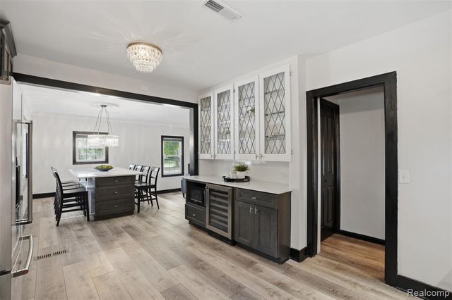 93 Oakdale Boulevard, Pleasant Ridge, MI 48069