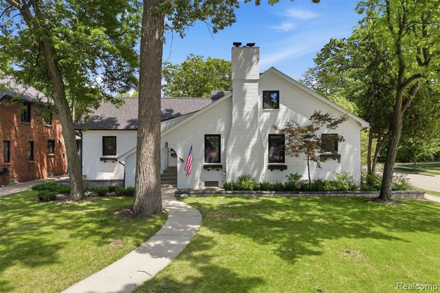 93 Oakdale Boulevard, Pleasant Ridge, MI 48069