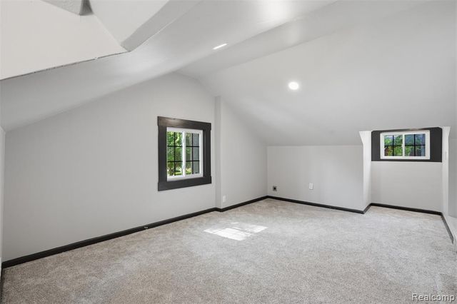 93 Oakdale Boulevard, Pleasant Ridge, MI 48069