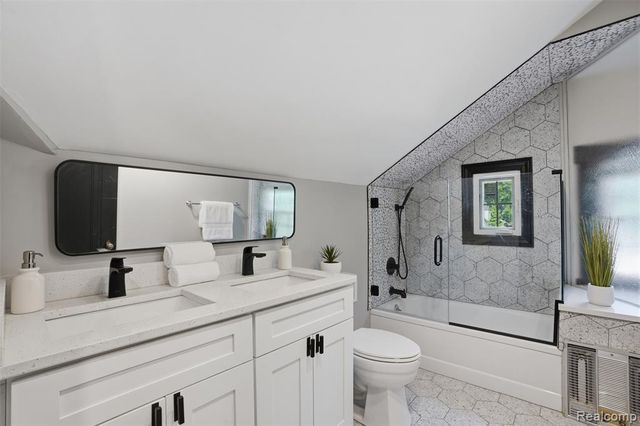 93 Oakdale Boulevard, Pleasant Ridge, MI 48069
