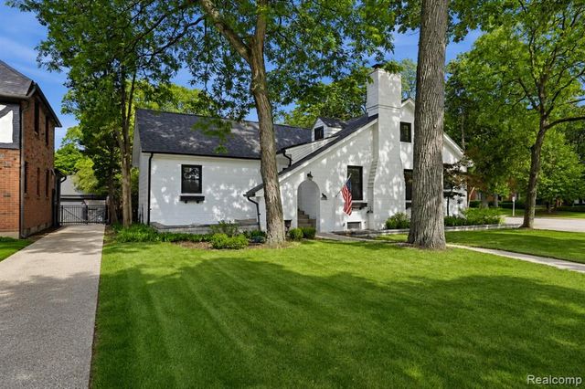 93 Oakdale Boulevard, Pleasant Ridge, MI 48069