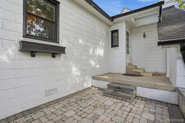 93 Oakdale Boulevard, Pleasant Ridge, MI 48069