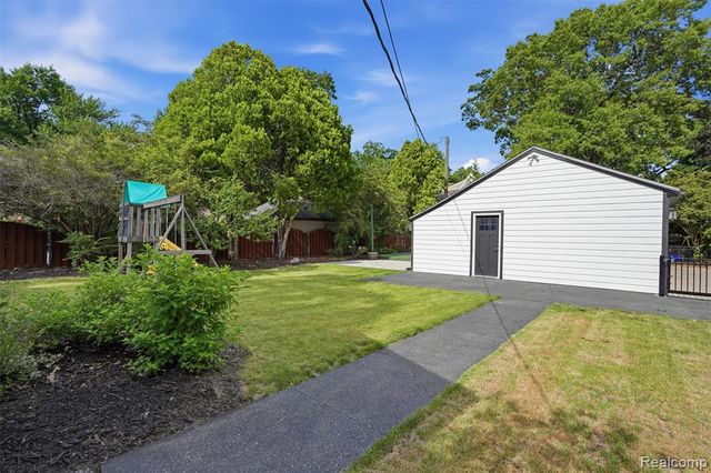 93 Oakdale Boulevard, Pleasant Ridge, MI 48069