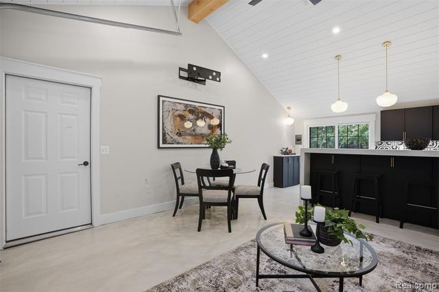 93 Oakdale Boulevard, Pleasant Ridge, MI 48069