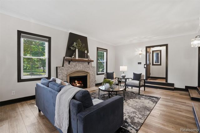 93 Oakdale Boulevard, Pleasant Ridge, MI 48069