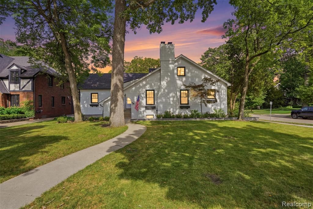93 Oakdale Boulevard, Pleasant Ridge, MI 48069