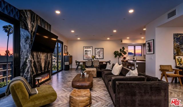 137 N Doheny Drive 1, West Hollywood, CA 90048