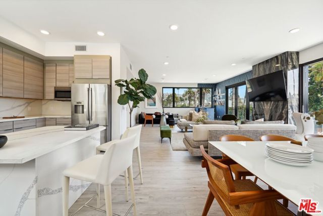 137 N Doheny Drive 1, West Hollywood, CA 90048