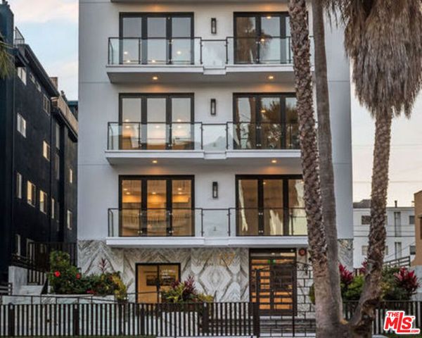 137 N Doheny Drive 1, West Hollywood, CA 90048