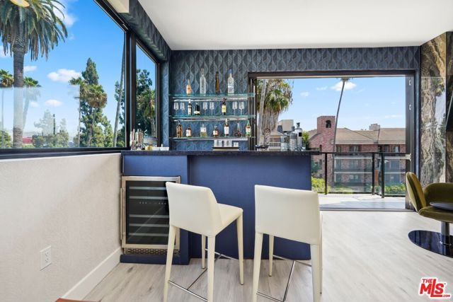 137 N Doheny Drive 1, West Hollywood, CA 90048