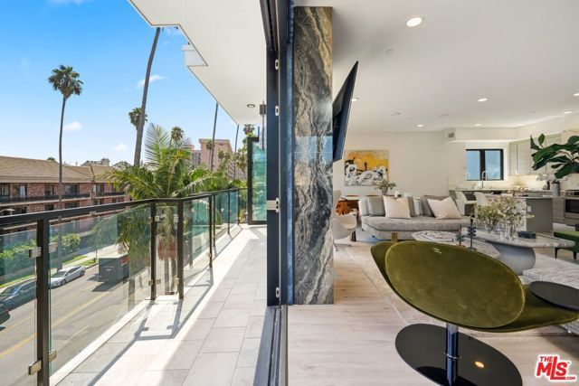 137 N Doheny Drive 1, West Hollywood, CA 90048