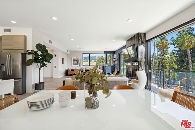 137 N Doheny Drive 1, West Hollywood, CA 90048
