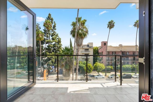 137 N Doheny Drive 1, West Hollywood, CA 90048
