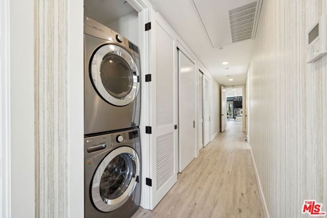 137 N Doheny Drive 1, West Hollywood, CA 90048