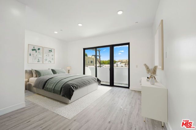 137 N Doheny Drive 1, West Hollywood, CA 90048