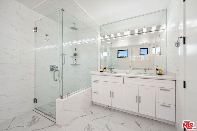 137 N Doheny Drive 1, West Hollywood, CA 90048