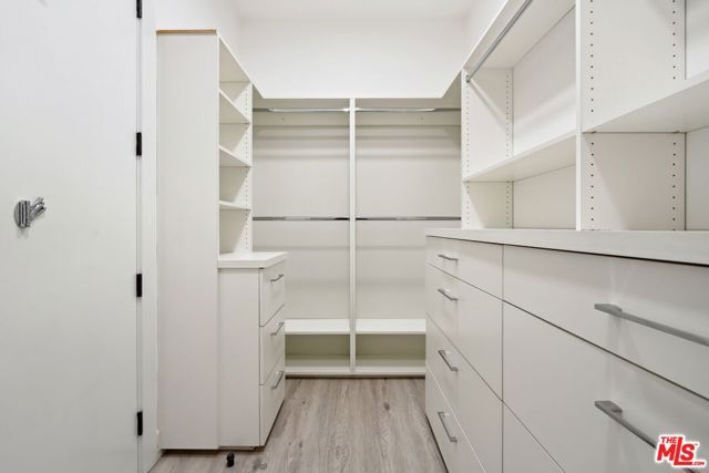 137 N Doheny Drive 1, West Hollywood, CA 90048