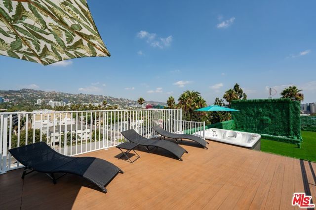 137 N Doheny Drive 1, West Hollywood, CA 90048