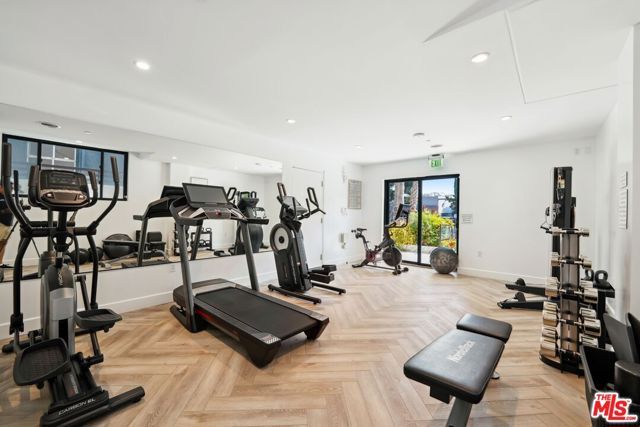 137 N Doheny Drive 1, West Hollywood, CA 90048