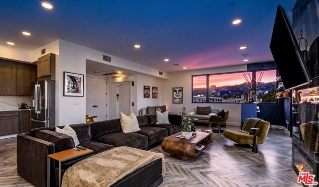 137 N Doheny Drive 1, West Hollywood, CA 90048