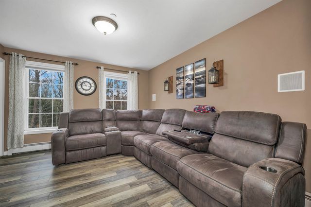 31 Canterbury Crossing, Northfield, NH 03276