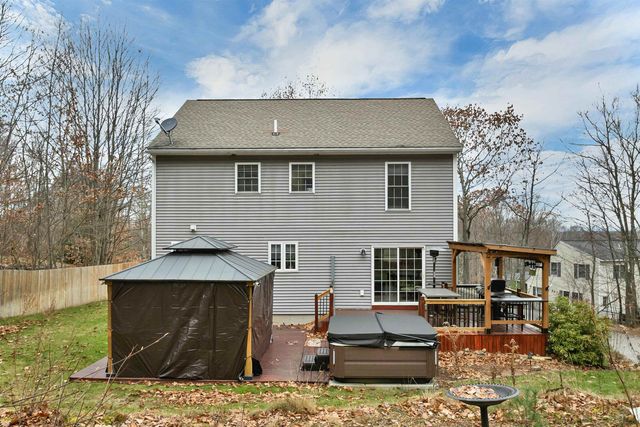 31 Canterbury Crossing, Northfield, NH 03276