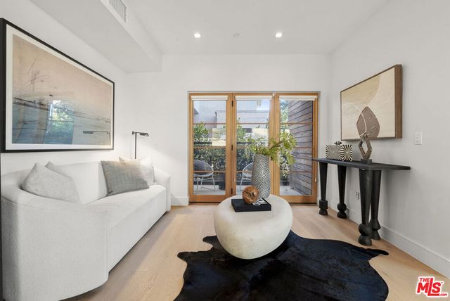 1033 N Vista Street, West Hollywood, CA 90046