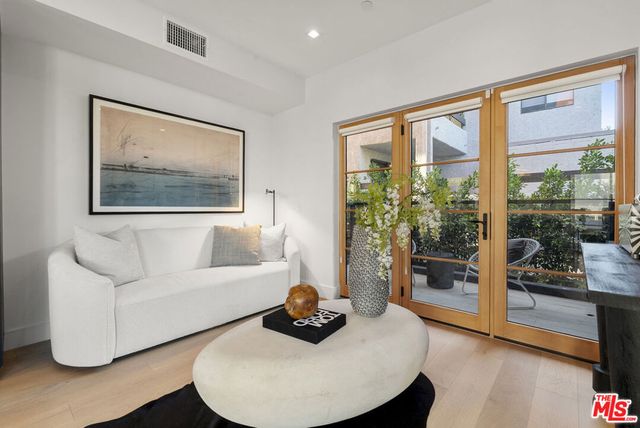 1033 N Vista Street, West Hollywood, CA 90046