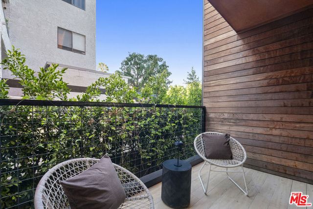 1033 N Vista Street, West Hollywood, CA 90046