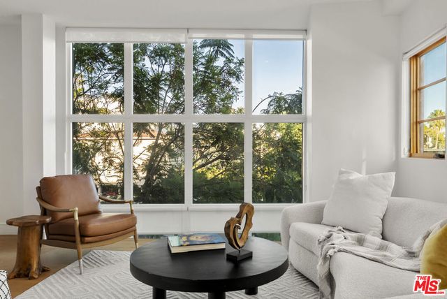1033 N Vista Street, West Hollywood, CA 90046