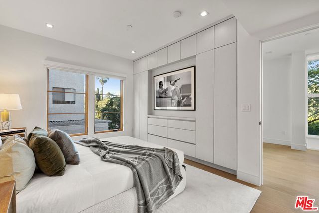 1033 N Vista Street, West Hollywood, CA 90046