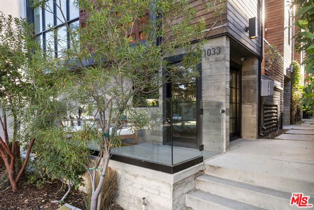 1033 N Vista Street, West Hollywood, CA 90046