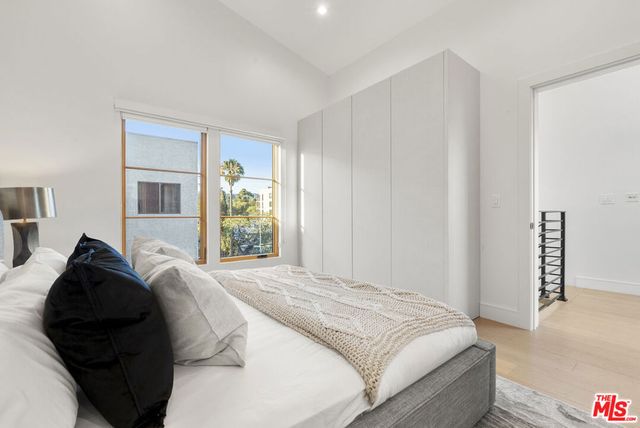 1033 N Vista Street, West Hollywood, CA 90046