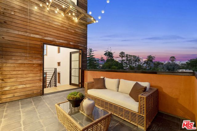 1033 N Vista Street, West Hollywood, CA 90046
