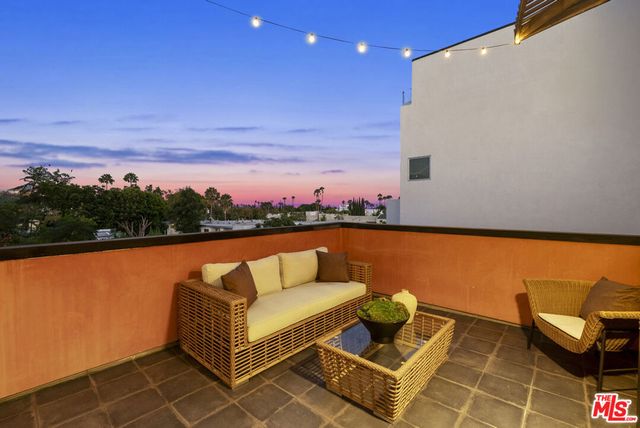 1033 N Vista Street, West Hollywood, CA 90046