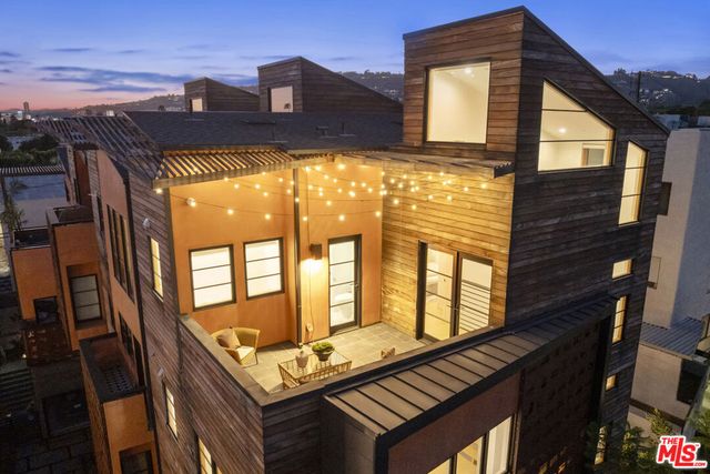 1033 N Vista Street, West Hollywood, CA 90046