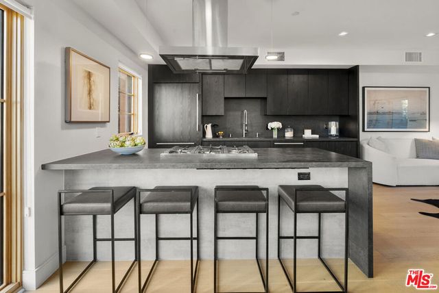 1033 N Vista Street, West Hollywood, CA 90046
