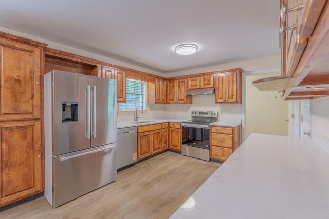 1068 Beaverdale Road NE, Dalton, GA 30721