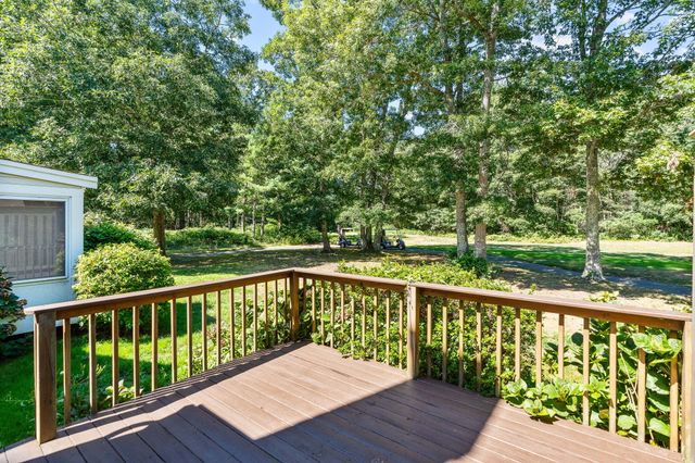 7 Par Three Court, Mashpee, MA 02649