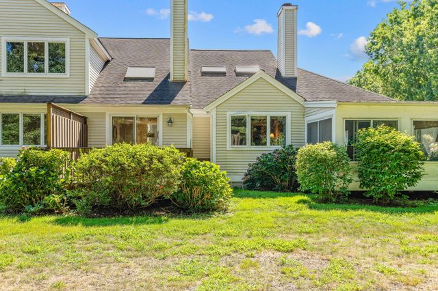 7 Par Three Court, Mashpee, MA 02649