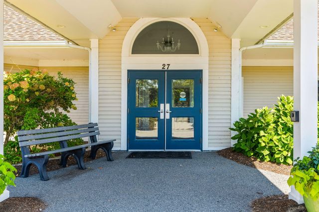 7 Par Three Court, Mashpee, MA 02649
