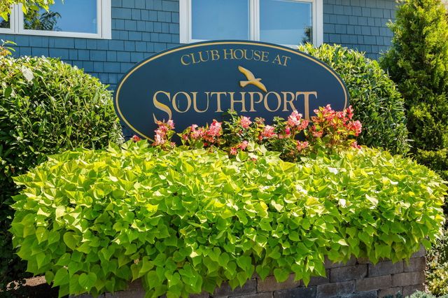 7 Par Three Court, Mashpee, MA 02649