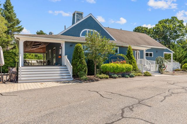 7 Par Three Court, Mashpee, MA 02649