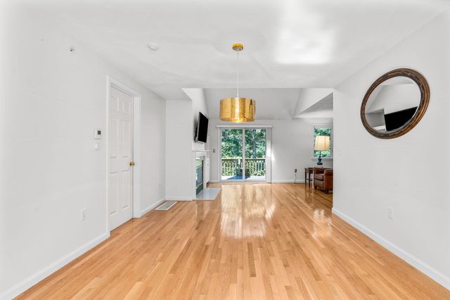 7 Par Three Court, Mashpee, MA 02649