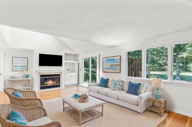 7 Par Three Court, Mashpee, MA 02649