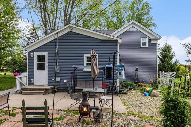 4646 Howland Road, Almont, MI 48003