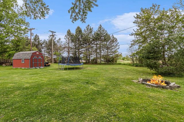 4646 Howland Road, Almont, MI 48003