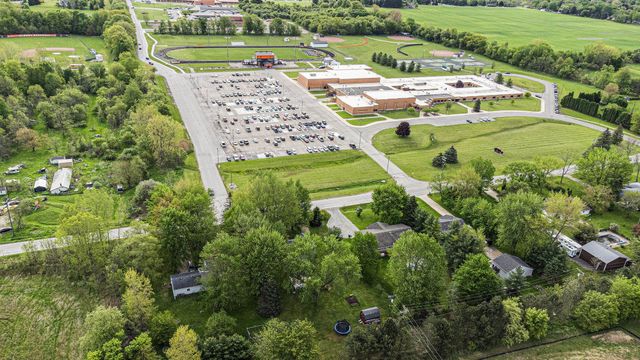4646 Howland Road, Almont, MI 48003