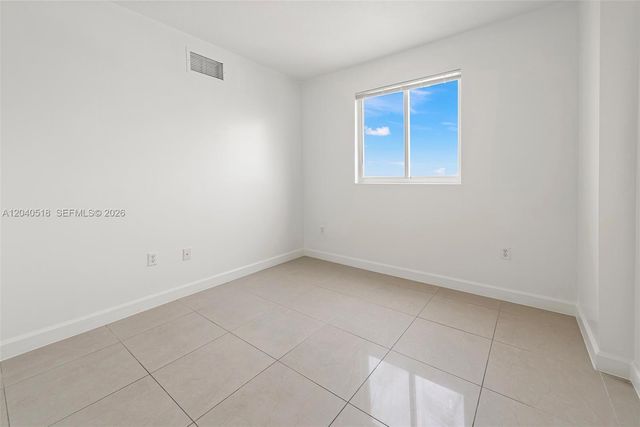 2217 NW 7th St 1109, Miami, FL 33125