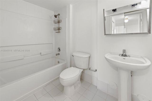 2217 NW 7th St 1109, Miami, FL 33125
